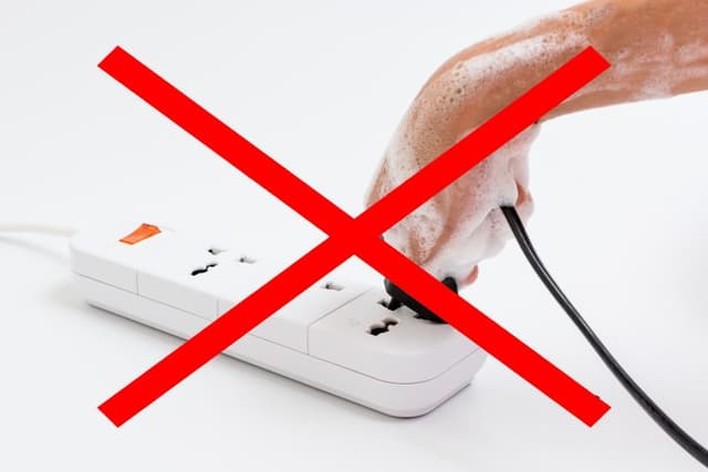 Wet Hand Plug